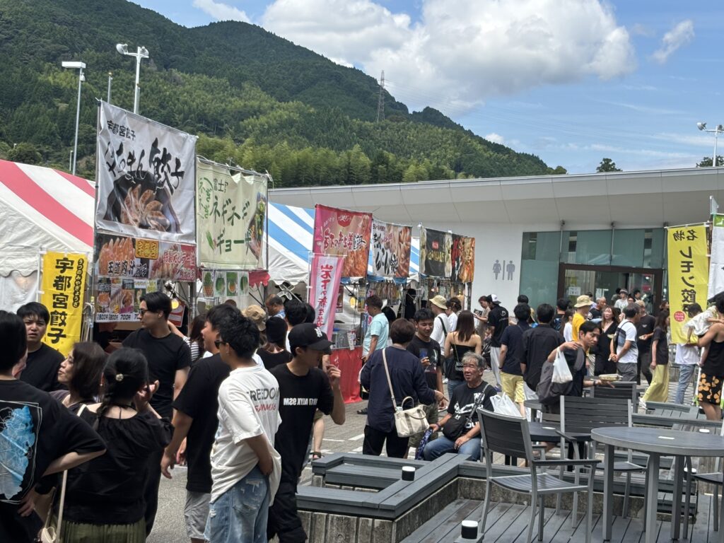 夏だ！グルメだ！餃子祭りの開催風景